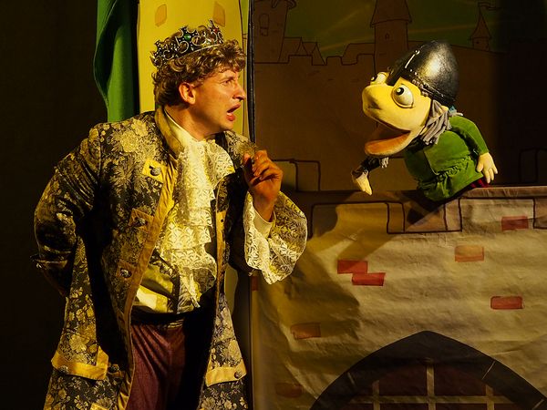 Grafika: Nasi uczniowie na spektaklach Narodowego Teatru Edukacji