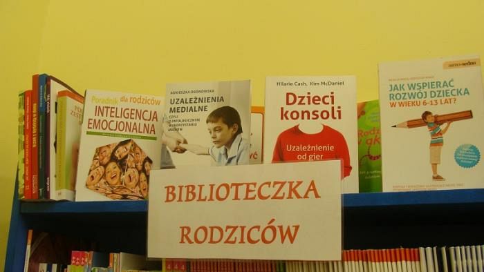  Grafika #0: NOWY DZIAŁ W SZKOLNEJ BIBLIOTECE