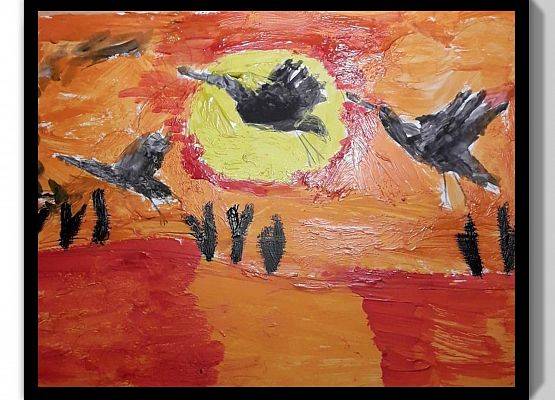 Oskar Kluska - praca przedstawia 3 czarne gęsi przelatujace nad czerwoną rzeką. Niebo jest pomarańczowe a w rzece odbija się żółte słónca. Nad rzeką rośnie sitowie