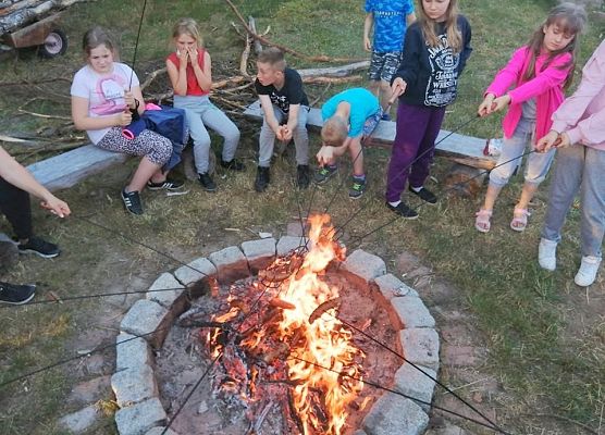 pieczenie kiełbasek