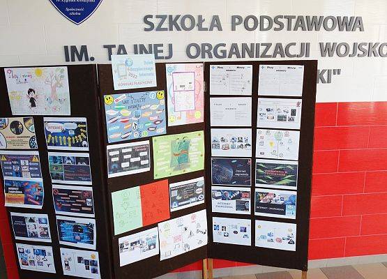Wystawa prac w konkursie plastycznym Dzień Bezpiecznego Internetu 2022