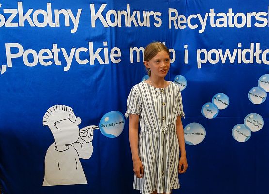 Szkolny konkurs recytatorski w szkole w Redkowicach pod tytułem Poetyckie mydło i powidło