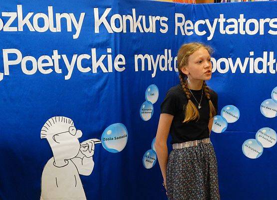 Szkolny konkurs recytatorski w szkole w Redkowicach pod tytułem Poetyckie mydło i powidło