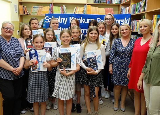 Szkolny konkurs recytatorski w szkole w Redkowicach pod tytułem Poetyckie mydło i powidło