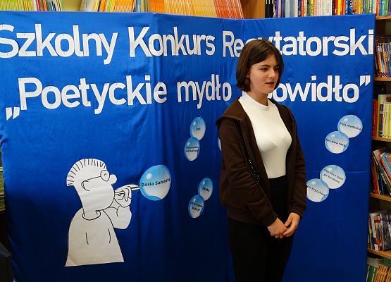 Szkolny konkurs recytatorski w szkole w Redkowicach pod tytułem Poetyckie mydło i powidło