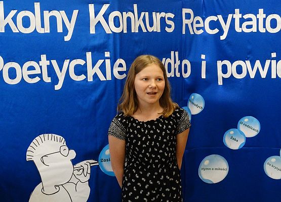 Szkolny konkurs recytatorski w szkole w Redkowicach pod tytułem Poetyckie mydło i powidło