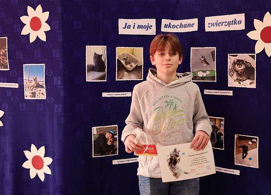 Uczeń, który zajął drugie miejsce  w Gminnym Konkursie literacko -fotograficznym pt. Ja i moje zwierzątko