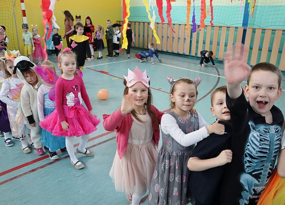 Bal Karnawałowy najmłodszych uczniów - Szkoła Podstawowa w Redkowicach.