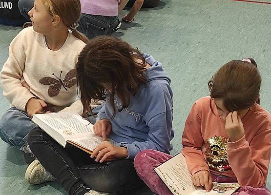 Akcja -Przerwa na czytanie w szkole w Redkowicach.