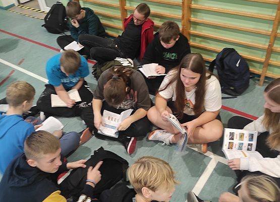 Akcja -Przerwa na czytanie w szkole w Redkowicach.