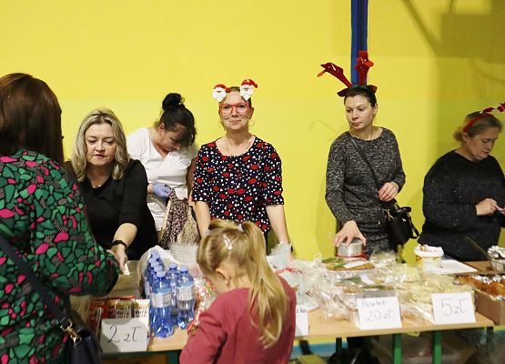 Kiermasz Świąteczny w Redkowicach grudzień 2023 rok.