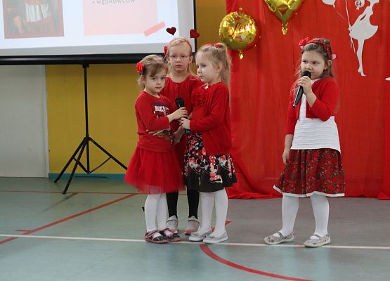 Konkurs Piosenki Miłosnej - występ uczestnika.