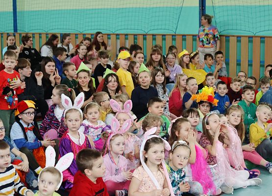 Powitanie wiosny w Szkole Podstawowej w Redkowicach.