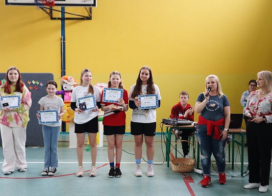 Powitanie wiosny w Szkole Podstawowej w Redkowicach.