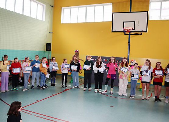 Powitanie wiosny w Szkole Podstawowej w Redkowicach.