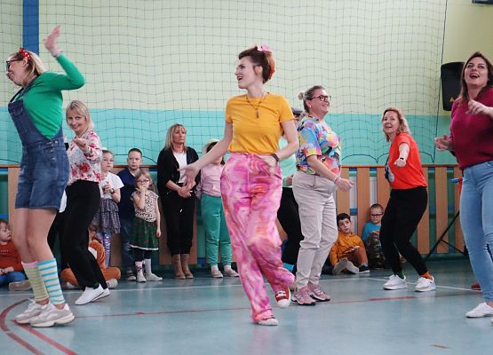 Powitanie wiosny w Szkole Podstawowej w Redkowicach.