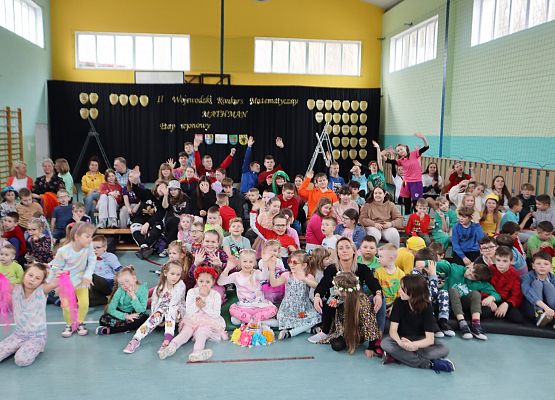 Powitanie wiosny w Szkole Podstawowej w Redkowicach.