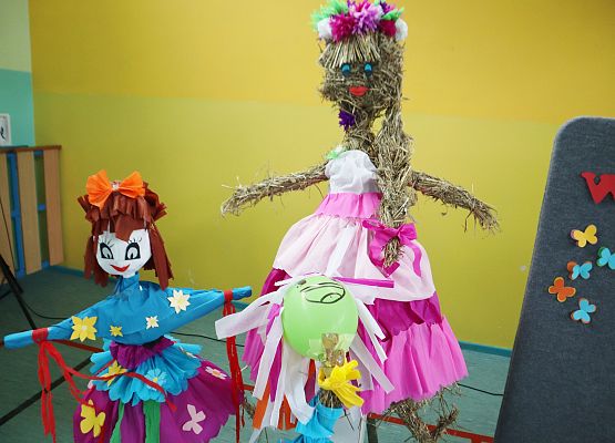 Powitanie wiosny w Szkole Podstawowej w Redkowicach.