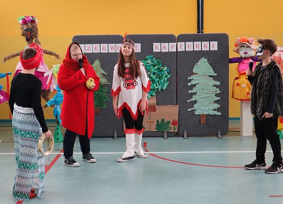 Powitanie wiosny w Szkole Podstawowej w Redkowicach.