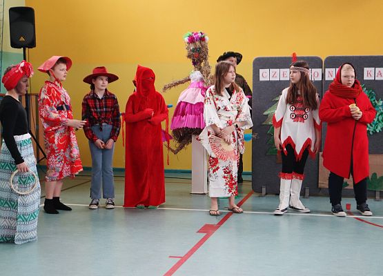 Powitanie wiosny w Szkole Podstawowej w Redkowicach.