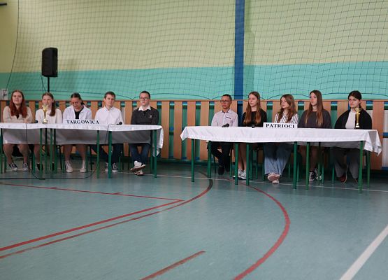 Uroczystość z okazji 3 maja w szkole w Redkowicach.