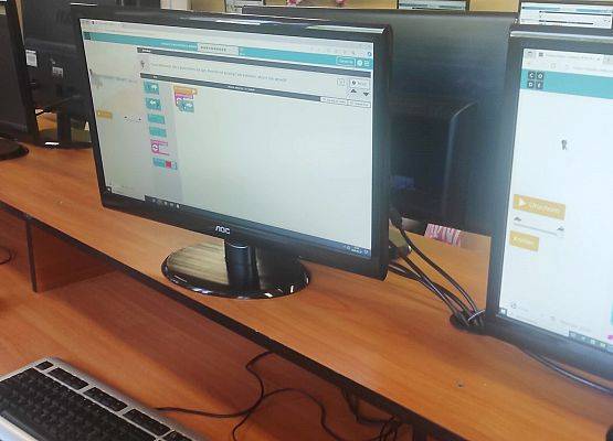 Zajęcia dodatkowe z informatyki i robotyki w SP Redkowice.