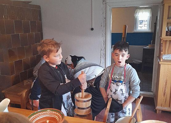 Wycieczka do skansenu w Klukach - Szkoła podstawowa z Redkowic