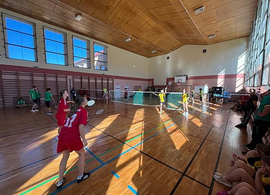 Mistrzostwa gminy w badmintonie -Leśnice 1 października 2024r.