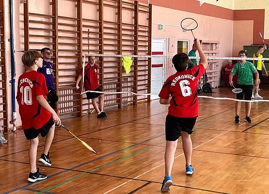 Mistrzostwa gminy w badmintonie -Leśnice 1 października 2024r.