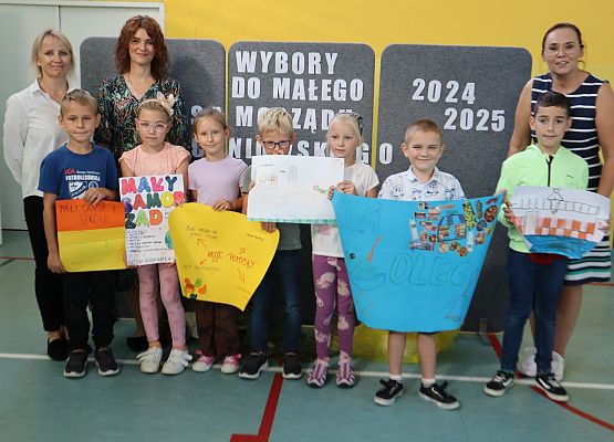 Wybory w szkole w Redkowicach do Samorządu Szkolnego X 24r.