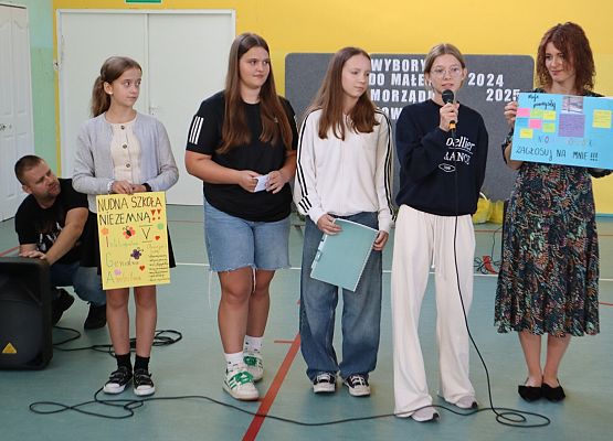 Wybory w szkole w Redkowicach do Samorządu Szkolnego X 24r.