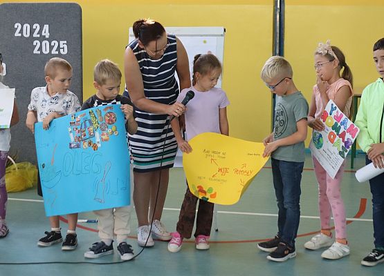 Wybory w szkole w Redkowicach do Samorządu Szkolnego X 24r.