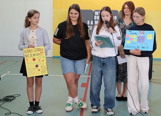 Wybory w szkole w Redkowicach do Samorządu Szkolnego X 24r.