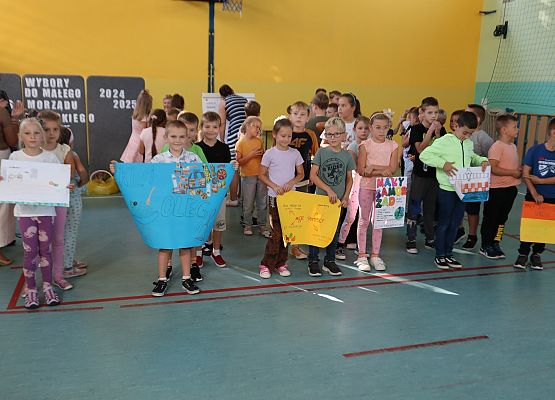 Wybory w szkole w Redkowicach do Samorządu Szkolnego X 24r.