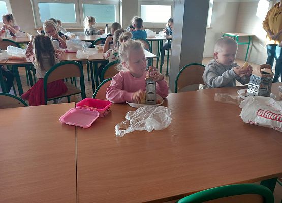 Szkoła w Redkowicach -Dzień Marchewki X 2024r