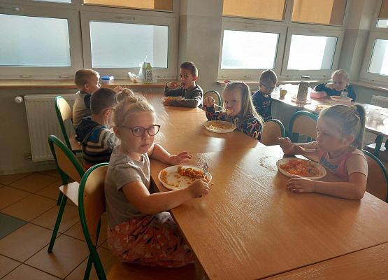 Szkoła w Redkowicach -Dzień Marchewki X 2024r