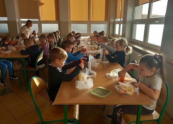 Szkoła w Redkowicach -Dzień Marchewki X 2024r