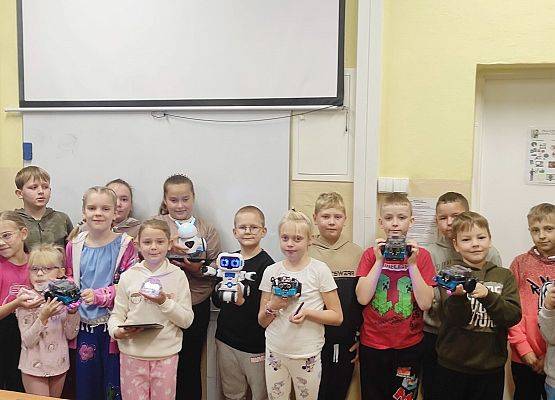 Zajęcia w ramach CodeWeek 2024 w SP Redkowice.