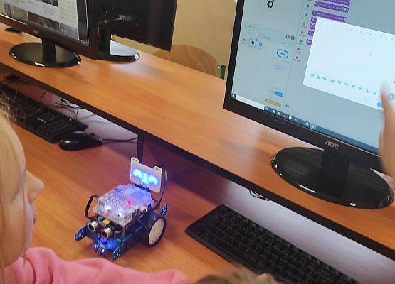 Zajęcia w ramach CodeWeek 2024 w SP Redkowice.