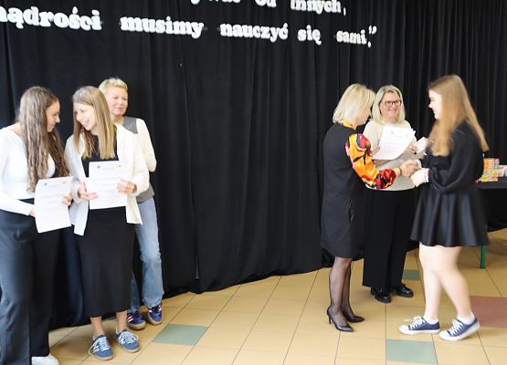 Gala wręczenia stypendiów za naukę i wyniki w sporcie Sp w Redkowicach.