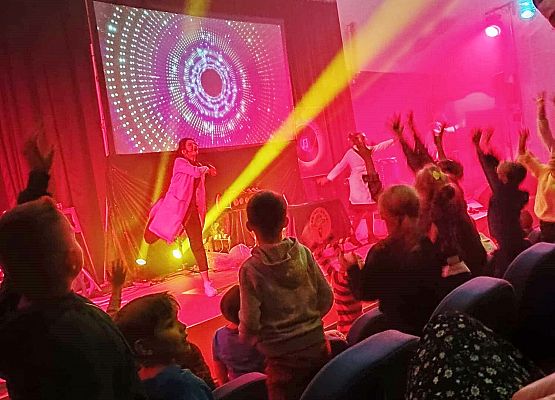 Przedstawienie Szaleni naukowcy w Słupsku.