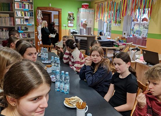 Dyskusyjny Klub Książki odwiedził dziś Bibliotekę Gminną w Nowej Wsi Lęborskiej