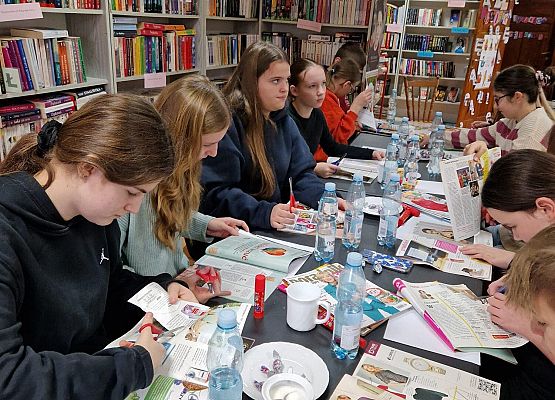 Dyskusyjny Klub Książki odwiedził dziś Bibliotekę Gminną w Nowej Wsi Lęborskiej