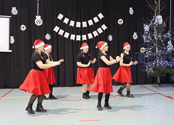 Kiermasz świąteczny w SP Redkowice 07-XII-2024r.