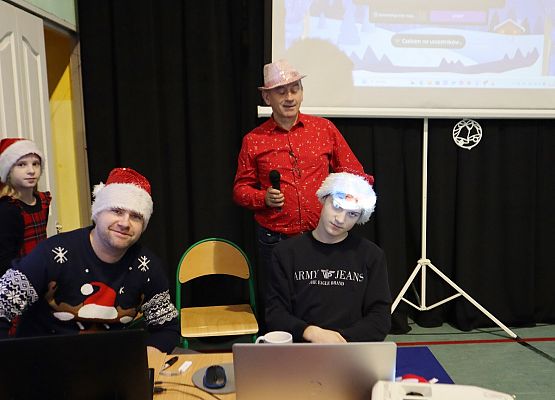 Kiermasz świąteczny w SP Redkowice 07-XII-2024r.