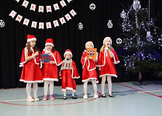 Kiermasz świąteczny w SP Redkowice 07-XII-2024r.