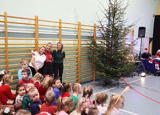 Kiermasz świąteczny w SP Redkowice 07-XII-2024r.