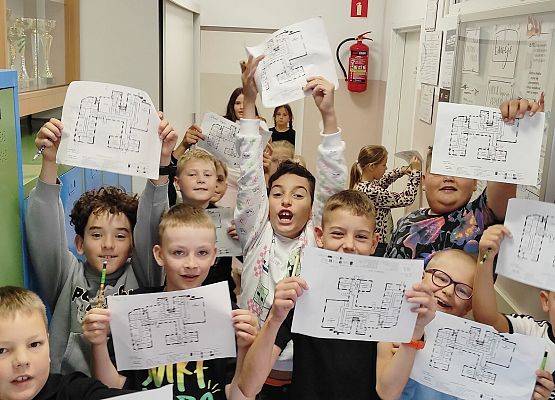 Zajęcia - poznajemy znaki bezpieczeństwa SP w Redkowicach