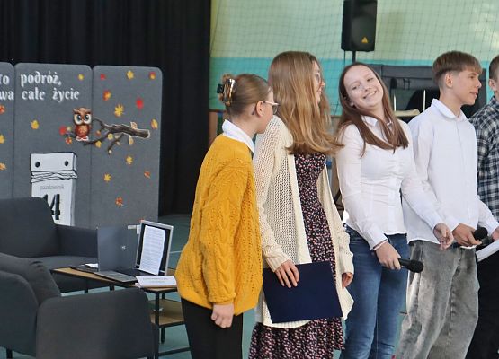 Uroczystość z okazji Dnia Edukacji Narodowej w szkole w Redkowicach X 2025r.