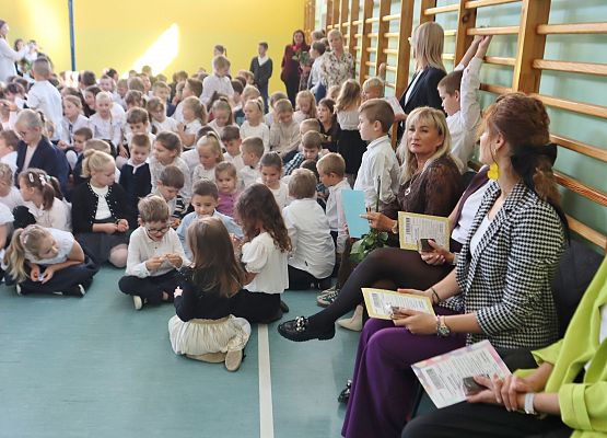 Uroczystość z okazji Dnia Edukacji Narodowej w szkole w Redkowicach X 2025r.